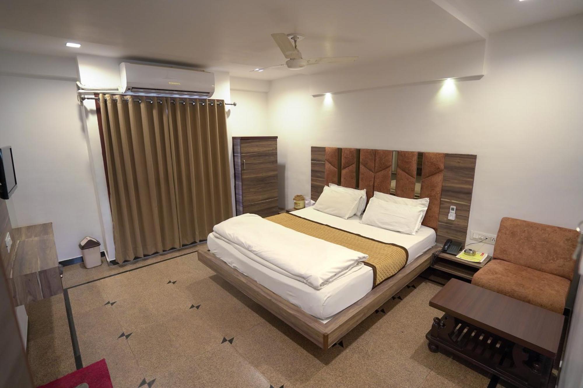 Hotel Shertown アーメダバード エクステリア 写真