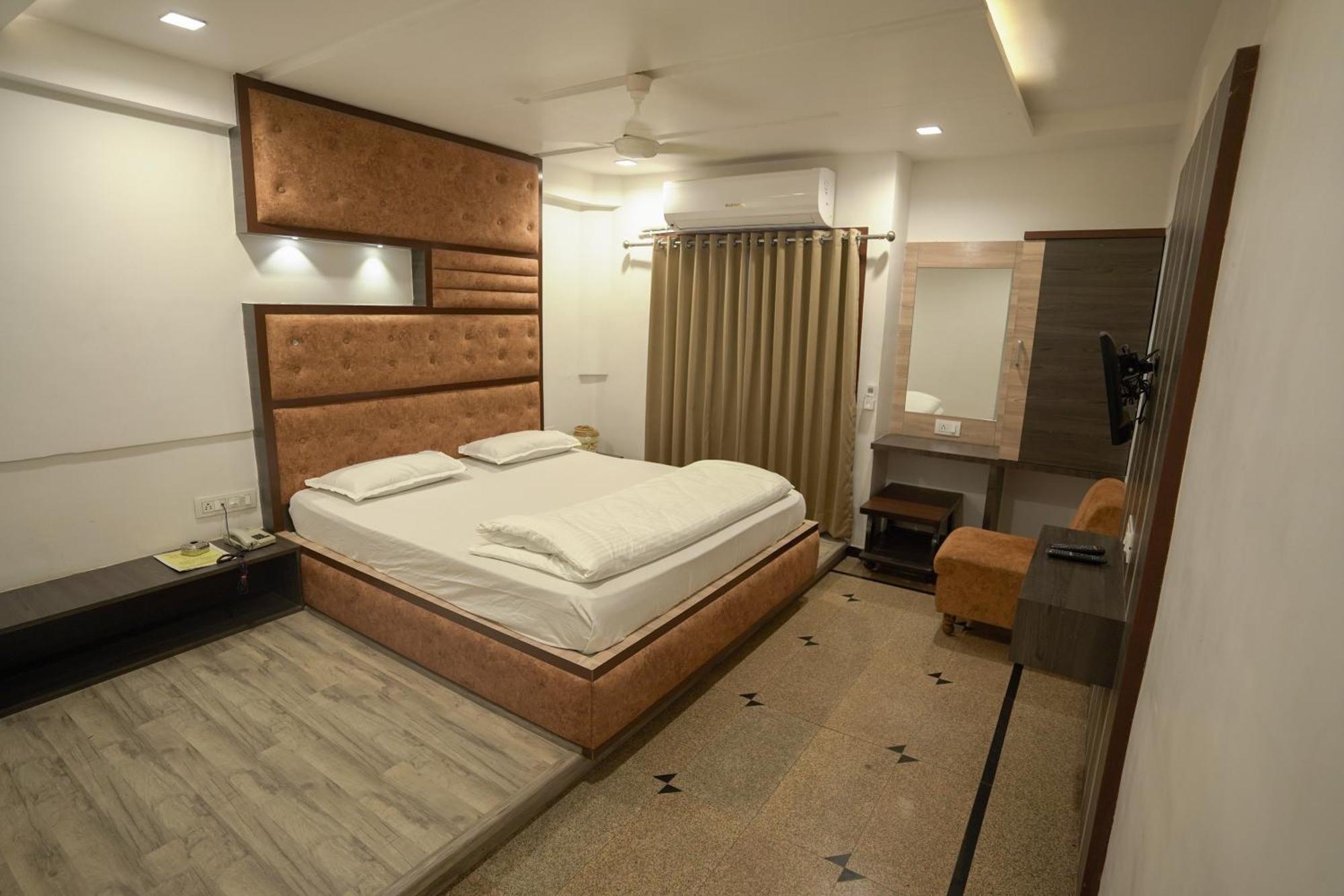 Hotel Shertown アーメダバード エクステリア 写真