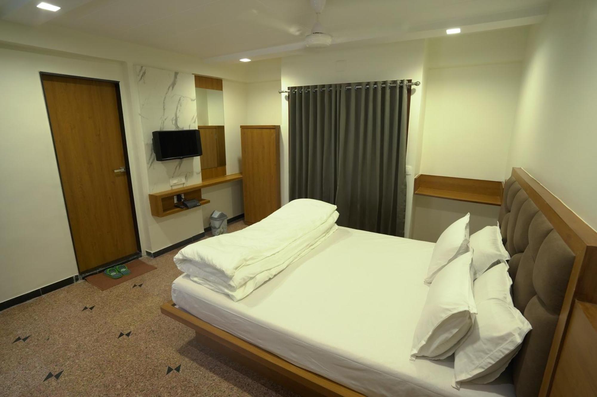 Hotel Shertown アーメダバード エクステリア 写真