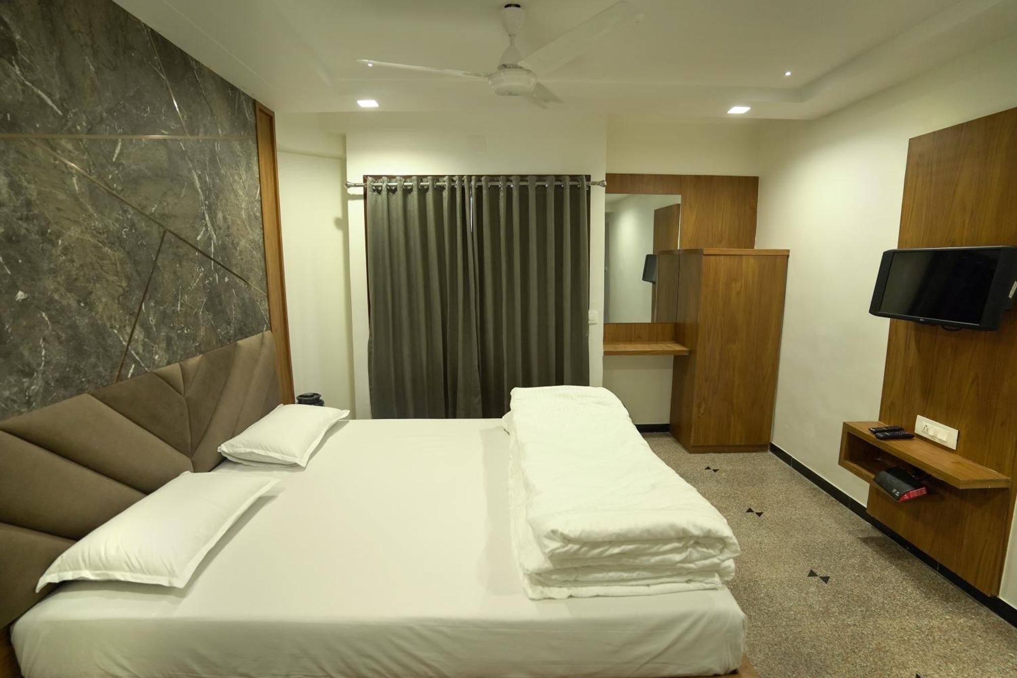 Hotel Shertown アーメダバード エクステリア 写真